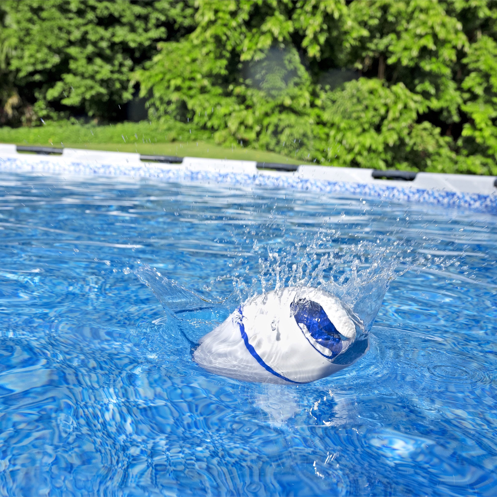 Hytek_pool_schwimmender_Lautsprecher_LED_Bluetooth_Sounderlebnis