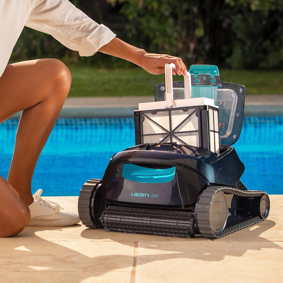 hytek_poolroboter_liberty200_poolpflege_wasserlinie_wasserreinigung_selbstreiniger