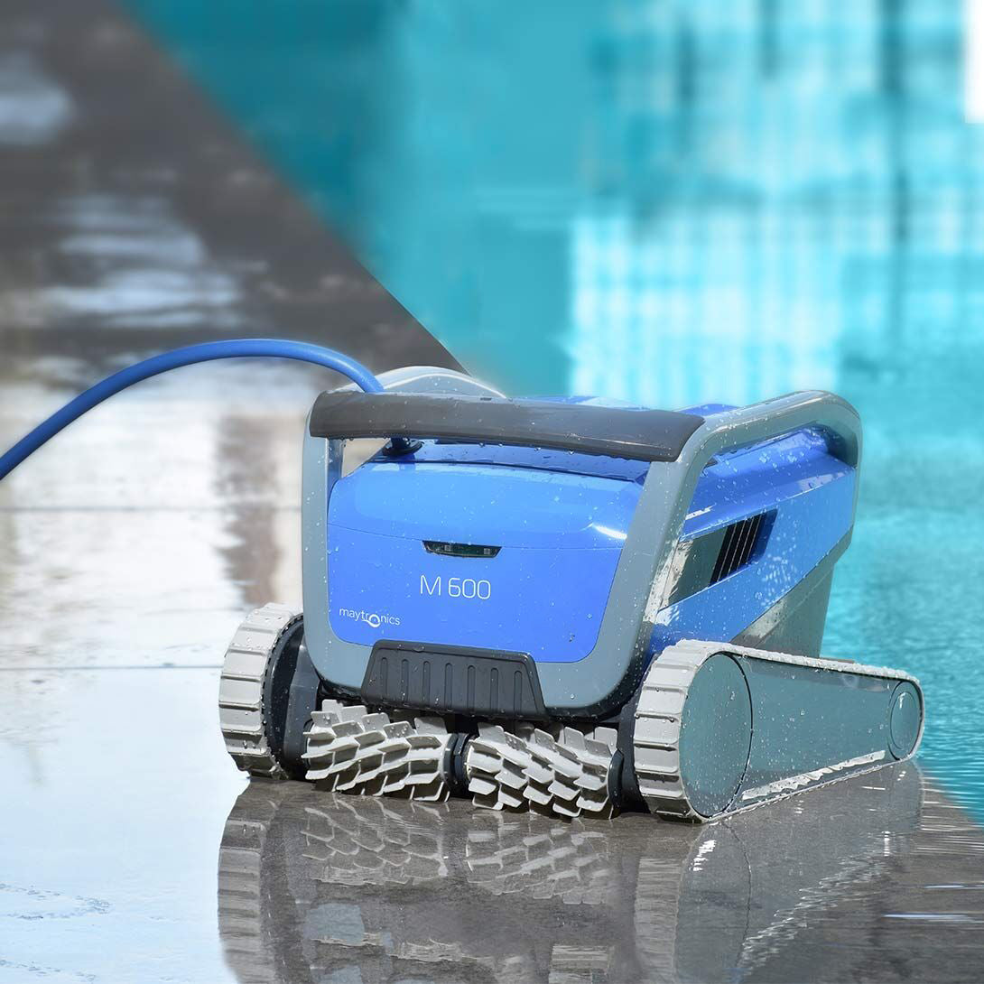 hytek_poolroboter_premium_m600_wasserlinie_Reinigung_kabellos_reibungslos